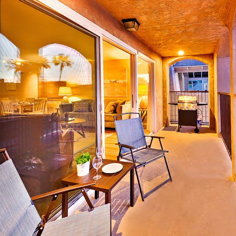 Enjoy an aperitif on the balcony