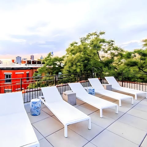 Chill out between sight-seeing in NYC on the rooftop terrace