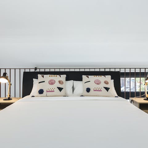 Wake up in the comfortable mezzanine bedroom feeling rested and ready for another day of Valencia sightseeing