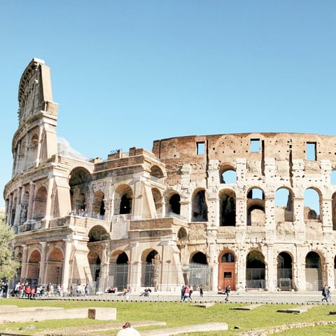 Reach the centre of Rome in twenty minutes by fast train from Fiumicino