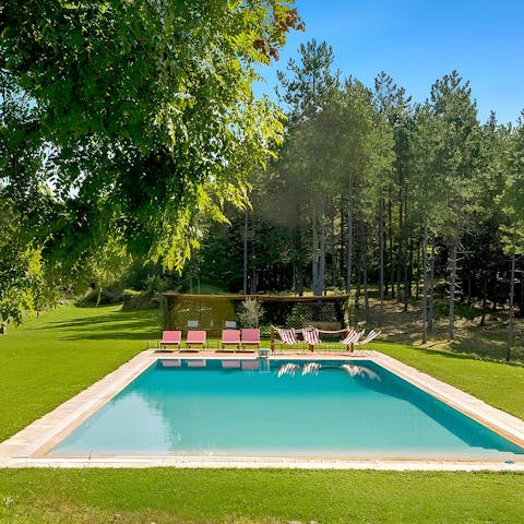 Make the most of the sunshine in the private swimming pool