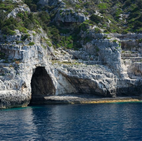 Take your holiday on the island of Paxos – Poseidon's mythological retreat for relaxation