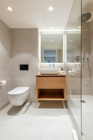 Stylish Parisian Home image 12