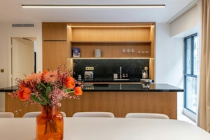 Stylish Parisian Home image 8