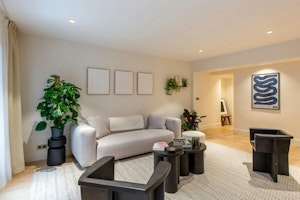 Stylish Parisian Home image 6