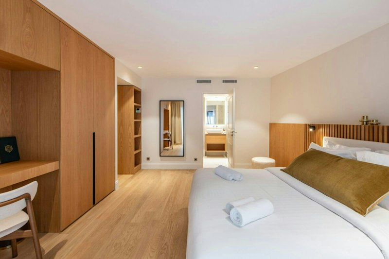 Stylish Parisian Home additional image