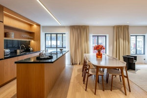 Stylish Parisian Home image 2
