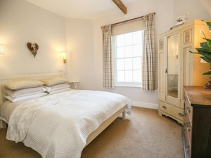 At Home in Hampshire image 12