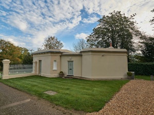 At Home in Hampshire image 6