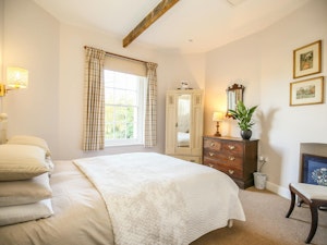 At Home in Hampshire image 4