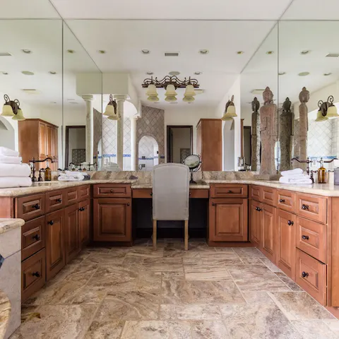 Get yourself ready in the bathroom of dreams