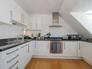 Portside Penthouse image 13