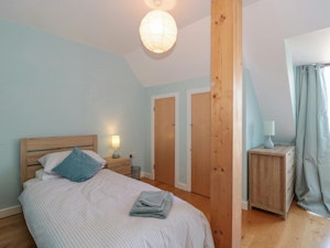 Portside Penthouse image 11