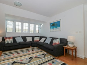 Portside Penthouse image 10