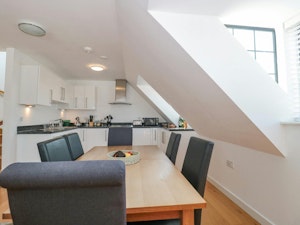 Portside Penthouse image 6