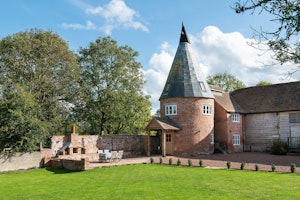 Kiln & Apple image 1