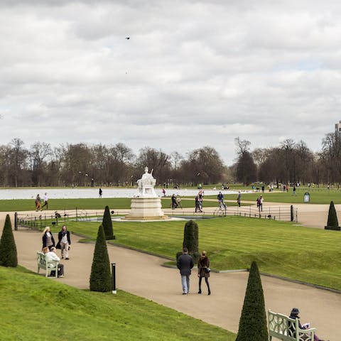 Take a stroll through the neighbourhood – you’re a quick walk from Kensington Gardens
