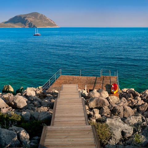 Walk down to the jetty, with access to a kayak and paddle boards