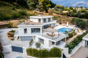 The Riviera Muse image 2