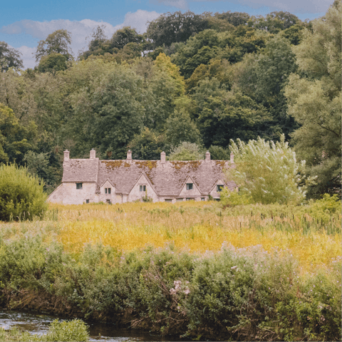 Explore beautiful villages across the Cotswolds countryside