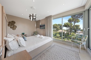 Above Antibes image 4