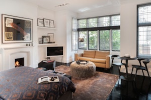 Cosy West End image 3