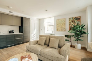 Belgravia Jewel image 8