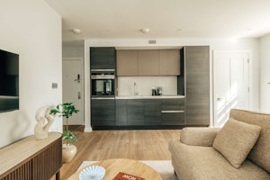 Belgravia Jewel image 3