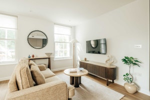 Belgravia Jewel image 2