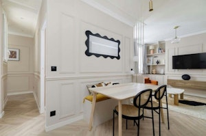 Chic & Charmant image 4