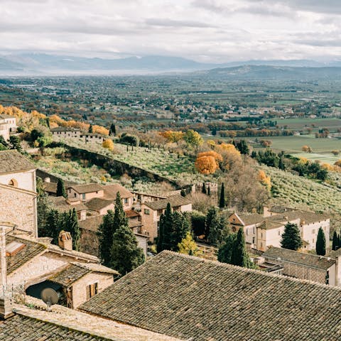 Explore the rural delights of Umbria from this desirable Montone location