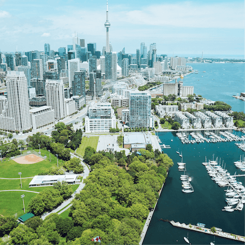  Discover the delights of cosmopolitan Toronto 