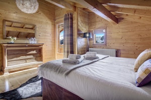 Bear's Den image 13