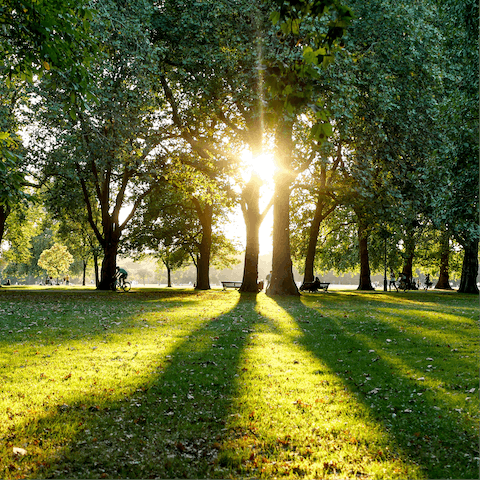 Spend an afternoon with a picnic in nearby Hyde Park