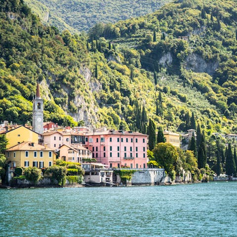 Experience the beauty of Lake Como from Bellagio – a short drive away
