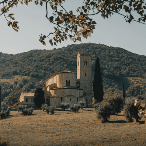 Discover the beauty of Montalcino – just a thirty-minute drive away