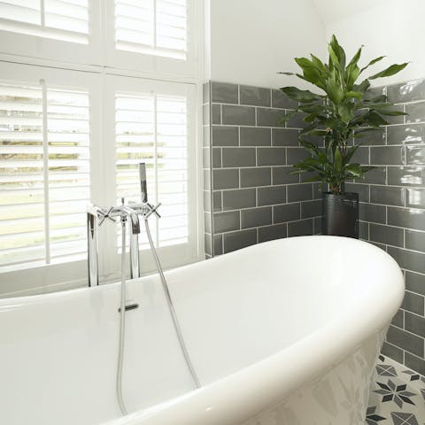 Enjoy a luxurious soak in the freestanding bath after long coastal walks