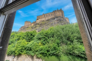 Maidens' Castle image 7