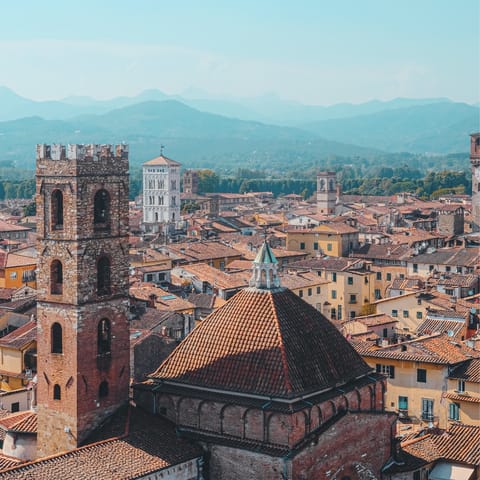 Reach the medieval city of Lucca in forty minutes by car
