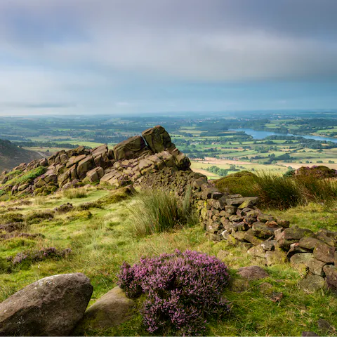 Explore the scenic Peak District from your cosy base