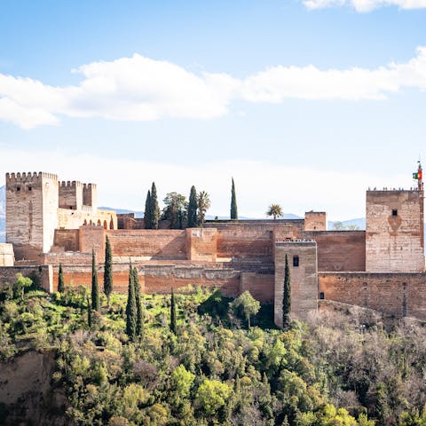 Enjoy panoramic views of the Alhambra de Granada from your home's living room windows