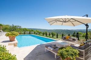 Pretty in Provence image 1