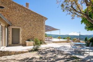 Pretty in Provence image 6