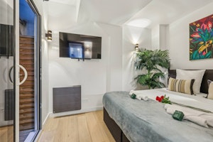 Dauphine Daydream image 6