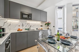 Dauphine Daydream image 5