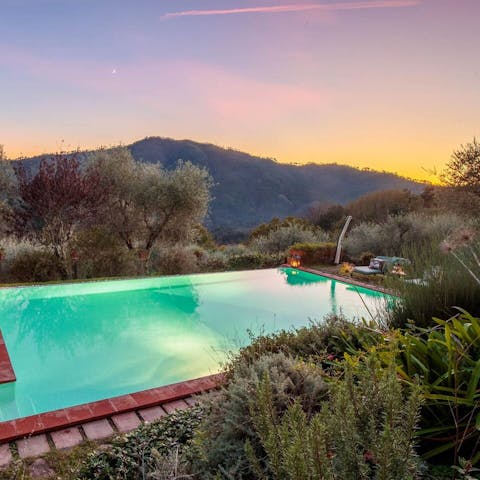 The villa has a private pool and tennis court, perfect for relaxing or spending time with friends and family.