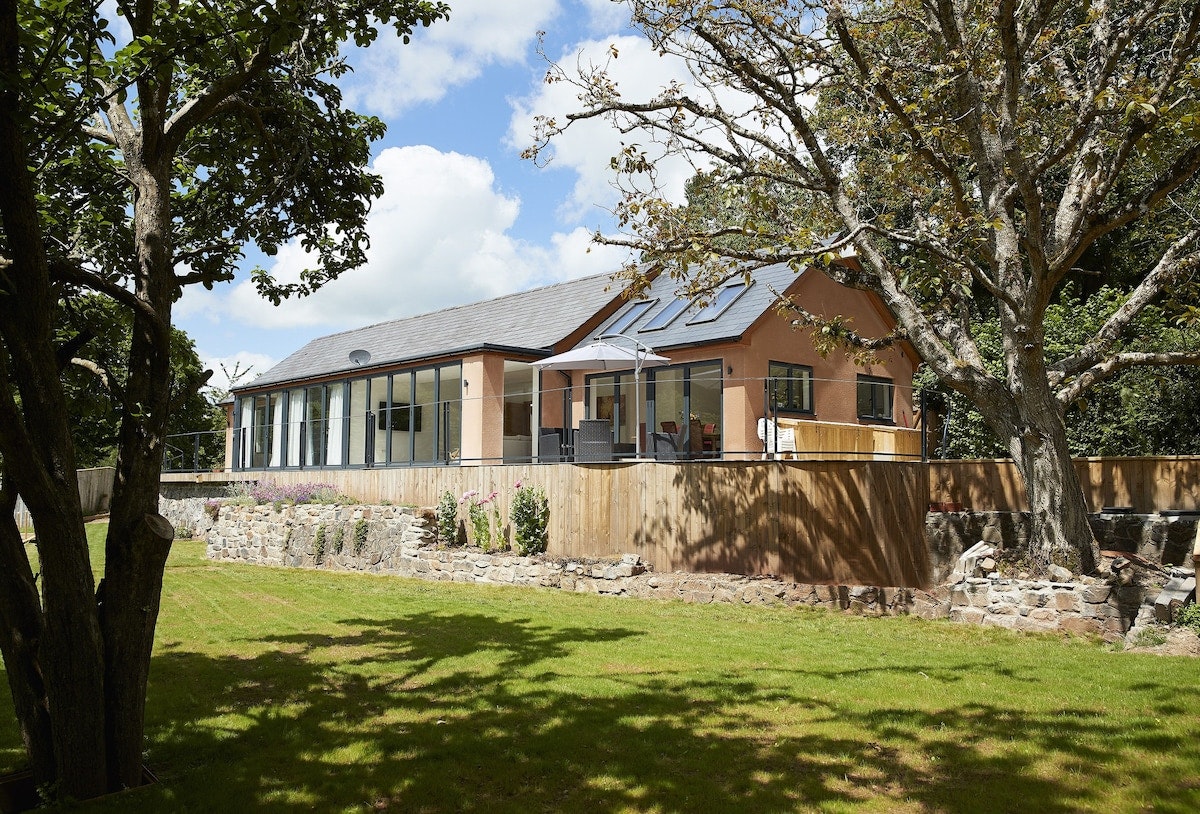 Green Finger Lodge, South West England