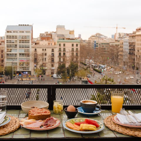 Start your morning with breakfast in the rooftop restaurant 