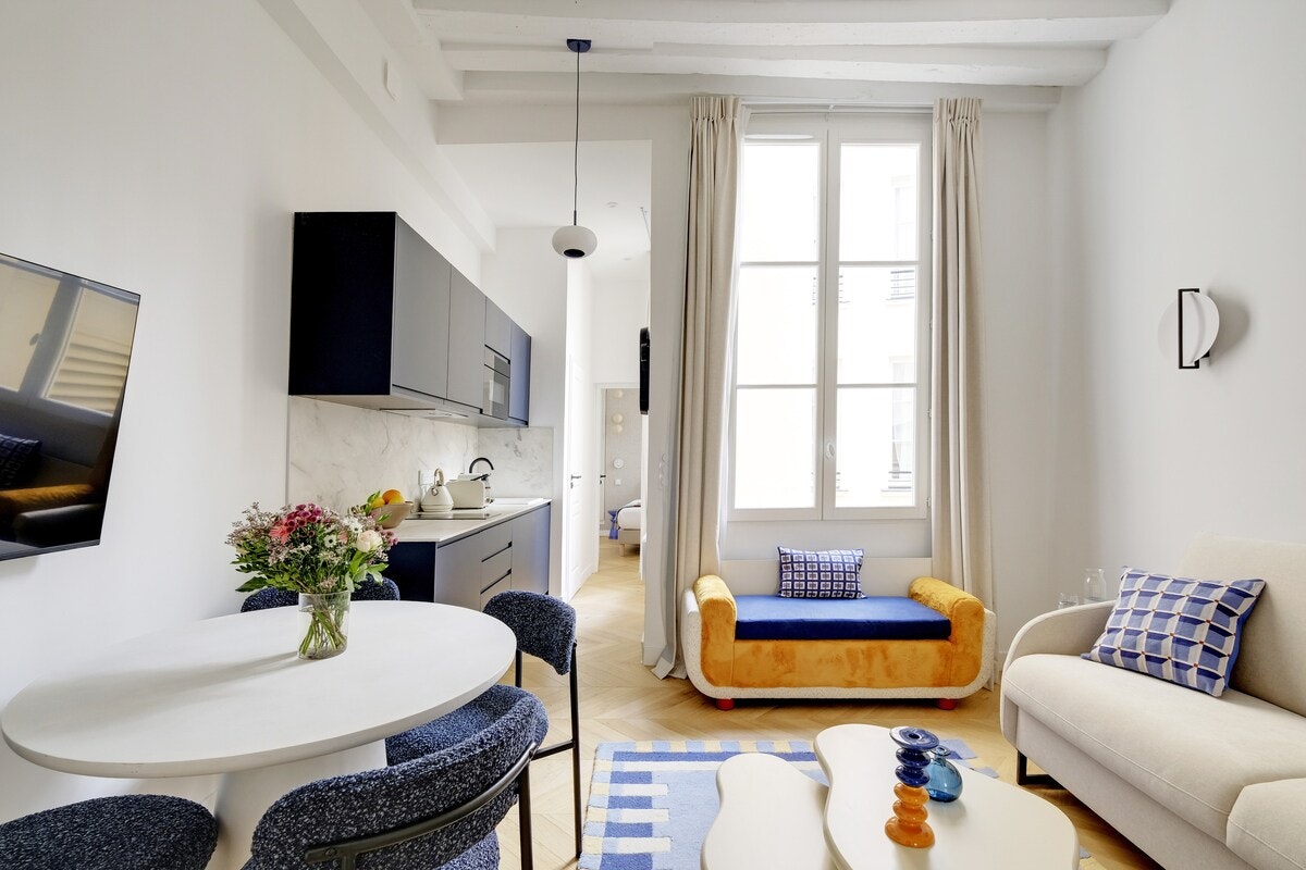 Le Marais Courtyard, Ile-de-France