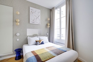 Le Marais Courtyard image 3